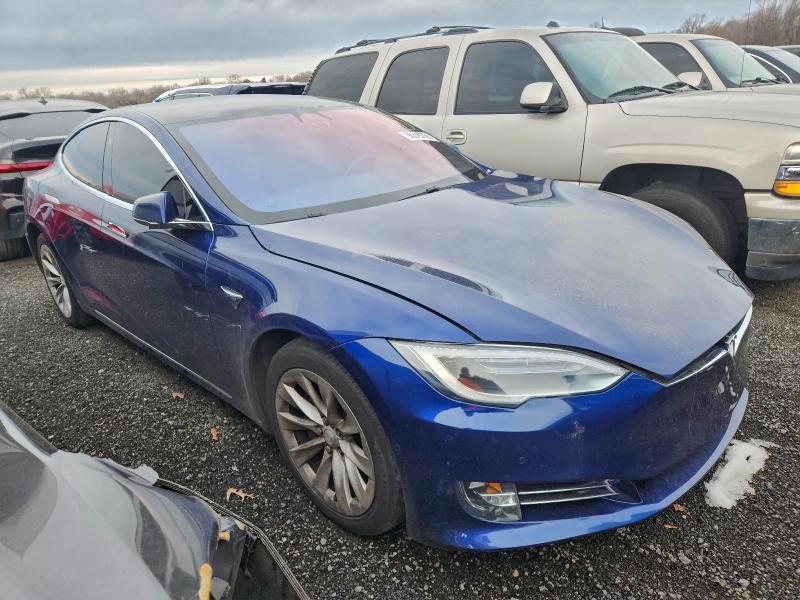 2017 TESLA MODEL S — Фото 4 из 12