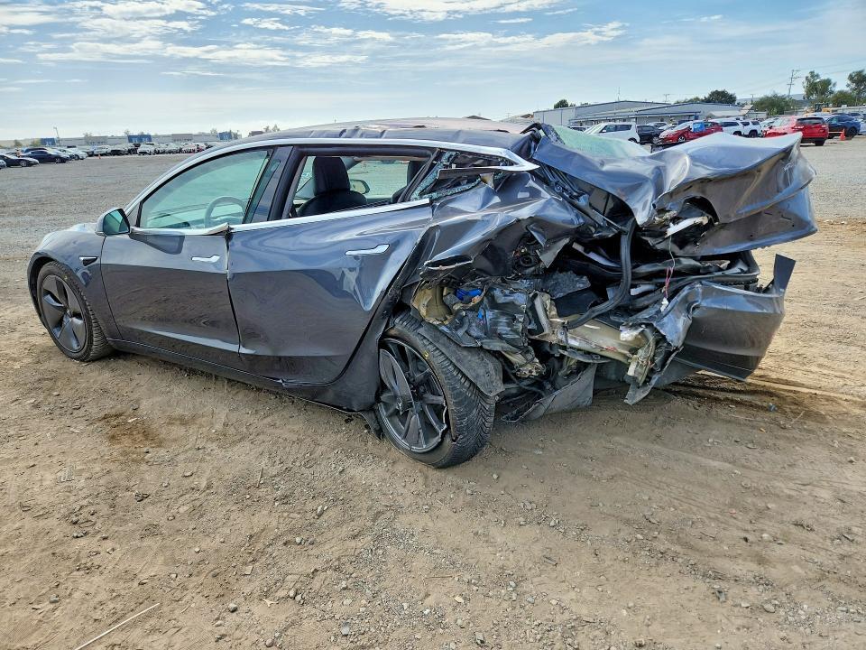 2017 TESLA MODEL 3 — Фото 2 из 12