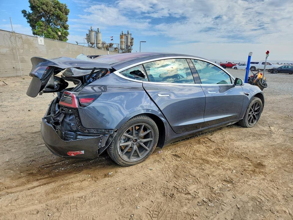 2017 TESLA MODEL 3 — Фото 3 из 12