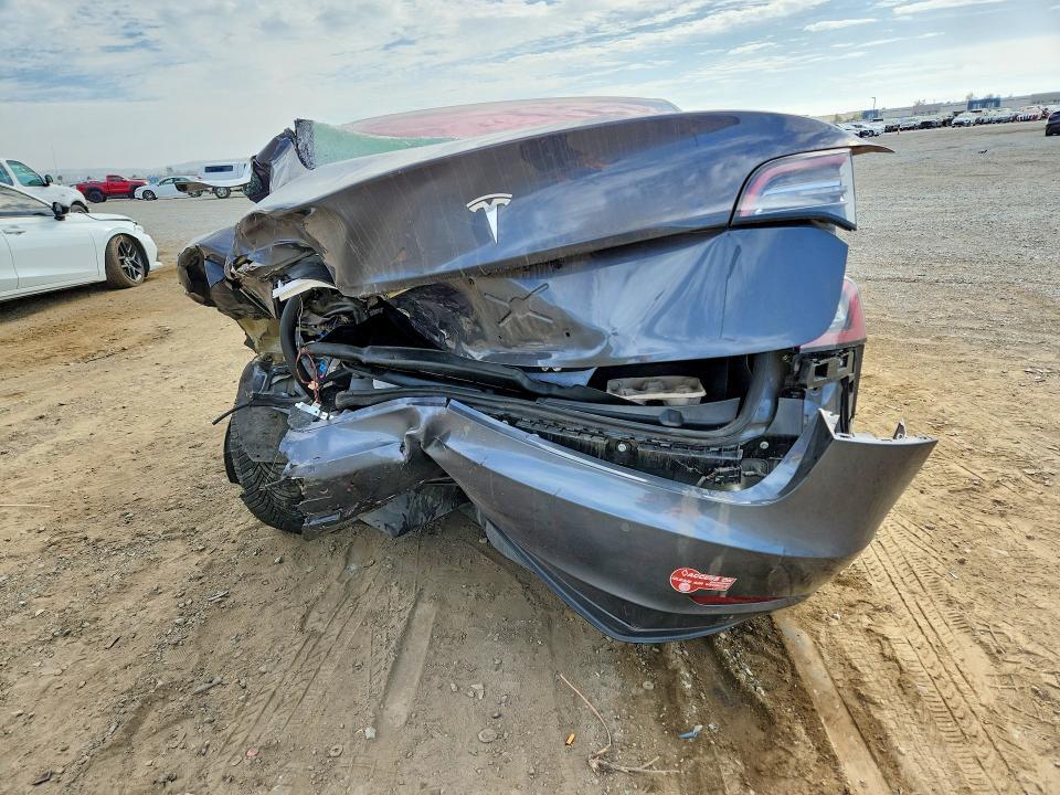 2017 TESLA MODEL 3 — Фото 6 из 12