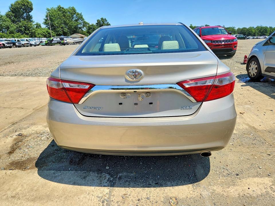 2017 TOYOTA CAMRY XLE — Фото 6 из 12