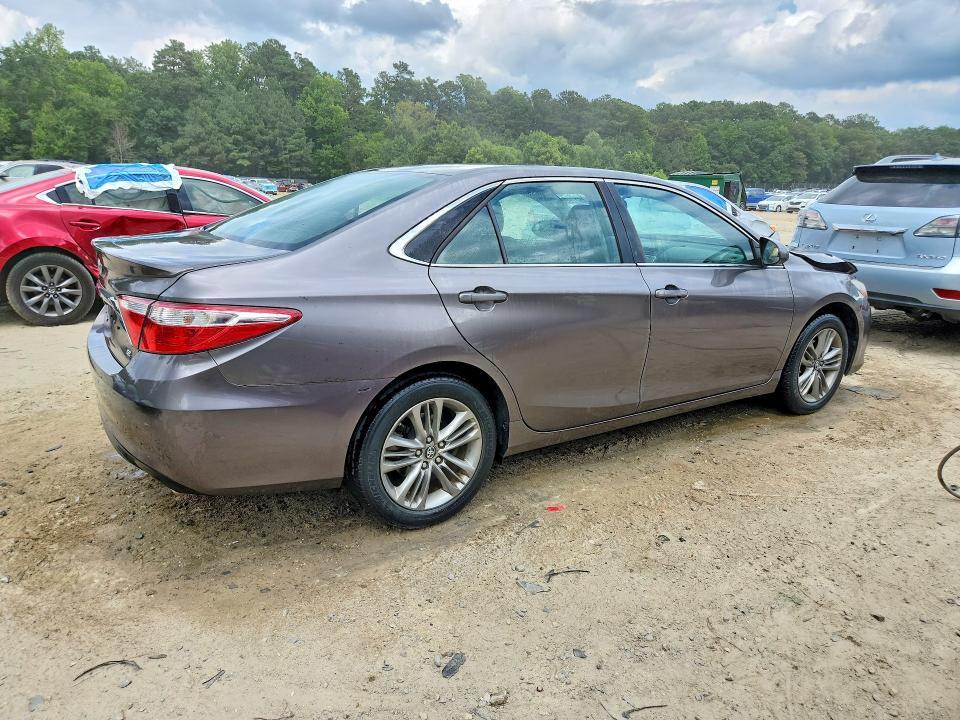 4T1BF1FK4HU726322 2017 TOYOTA CAMRY photo no. 3
