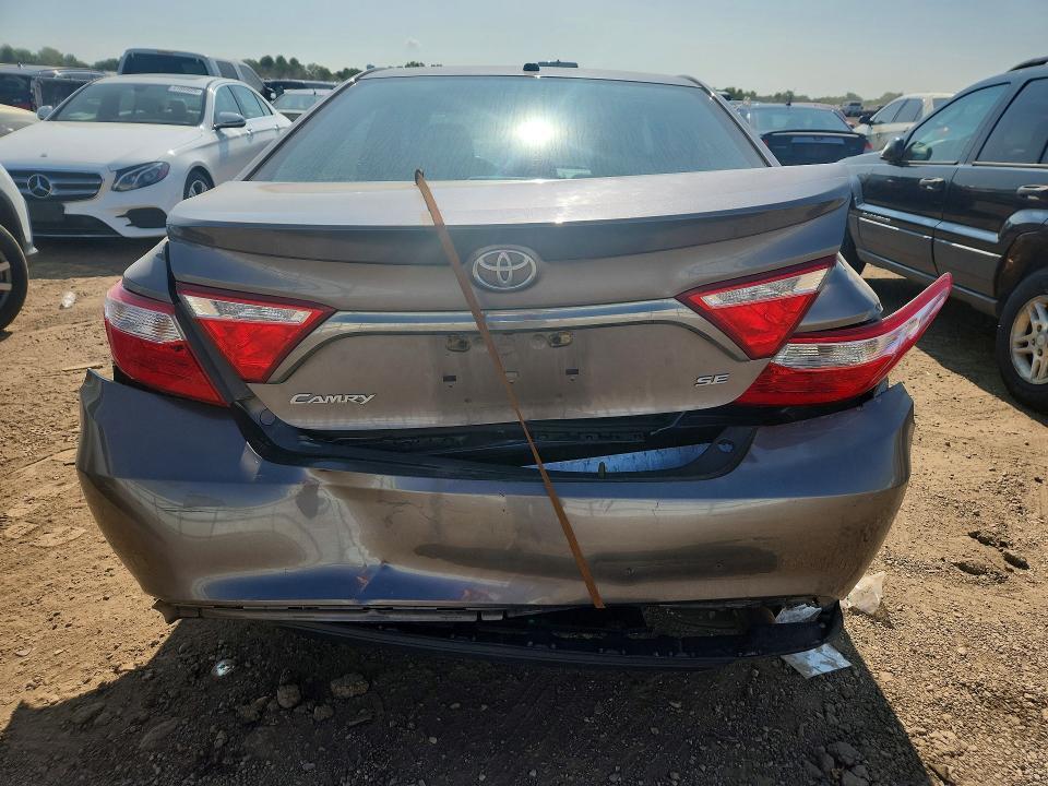 2017 TOYOTA CAMRY SE — Фото 6 из 12