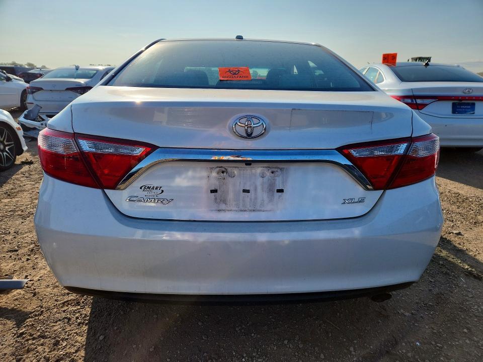 2017 TOYOTA CAMRY XLE — Фото 6 из 12