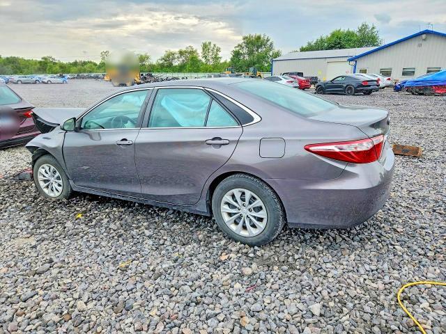 2017 TOYOTA CAMRY LE — Фото 2 из 12