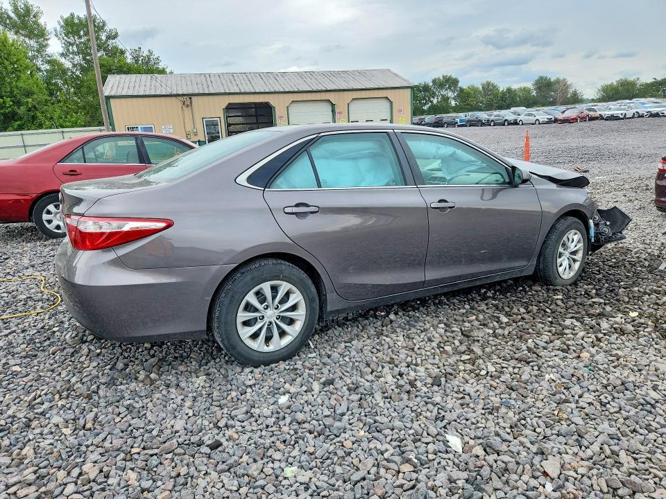 2017 TOYOTA CAMRY LE — Фото 3 из 12