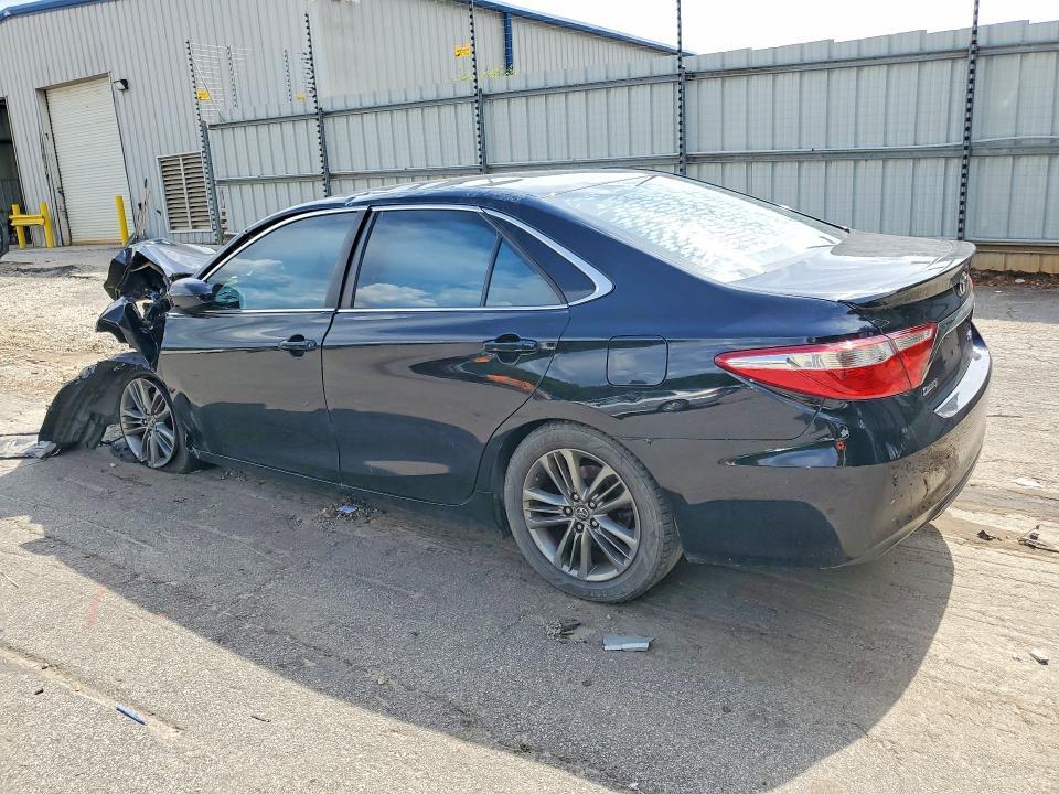 2017 TOYOTA CAMRY SE — Фото 2 из 12