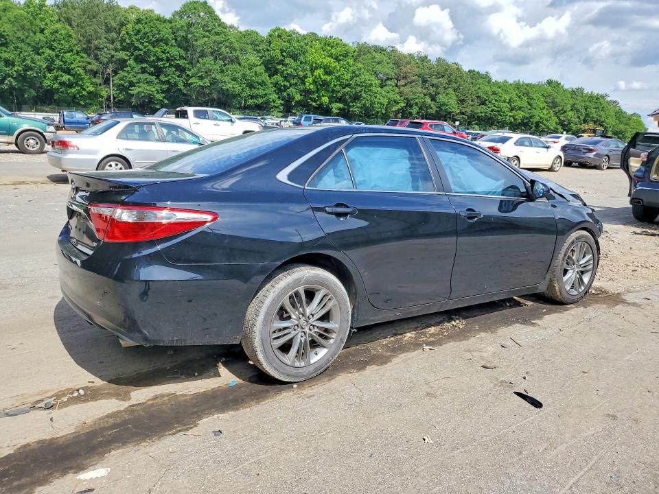 2017 TOYOTA CAMRY SE — Фото 3 из 12