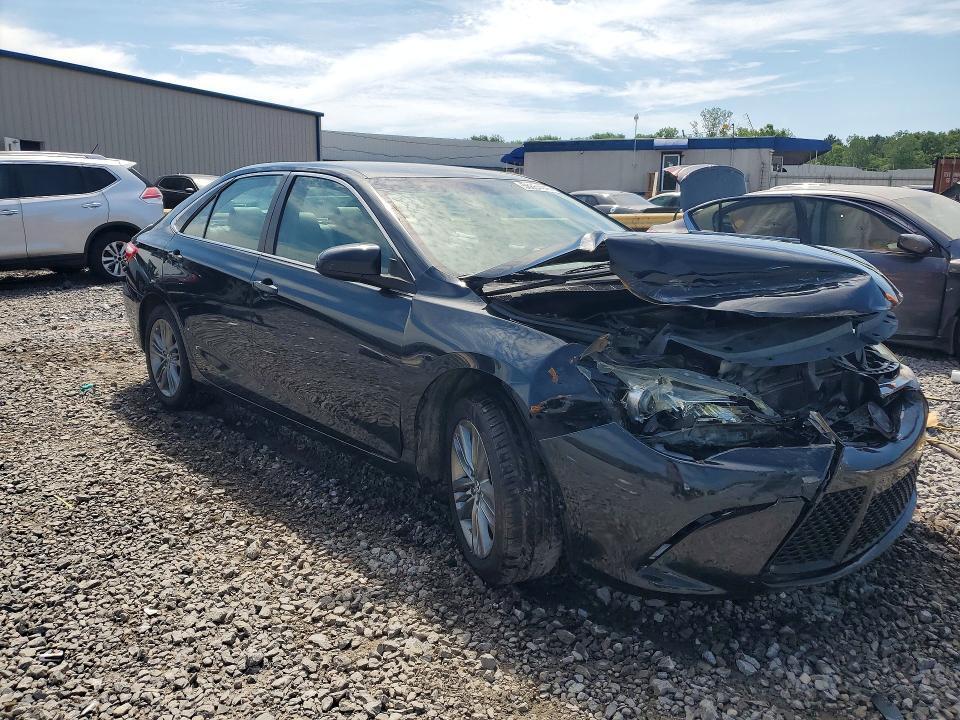 2017 TOYOTA CAMRY SE — Фото 4 из 12