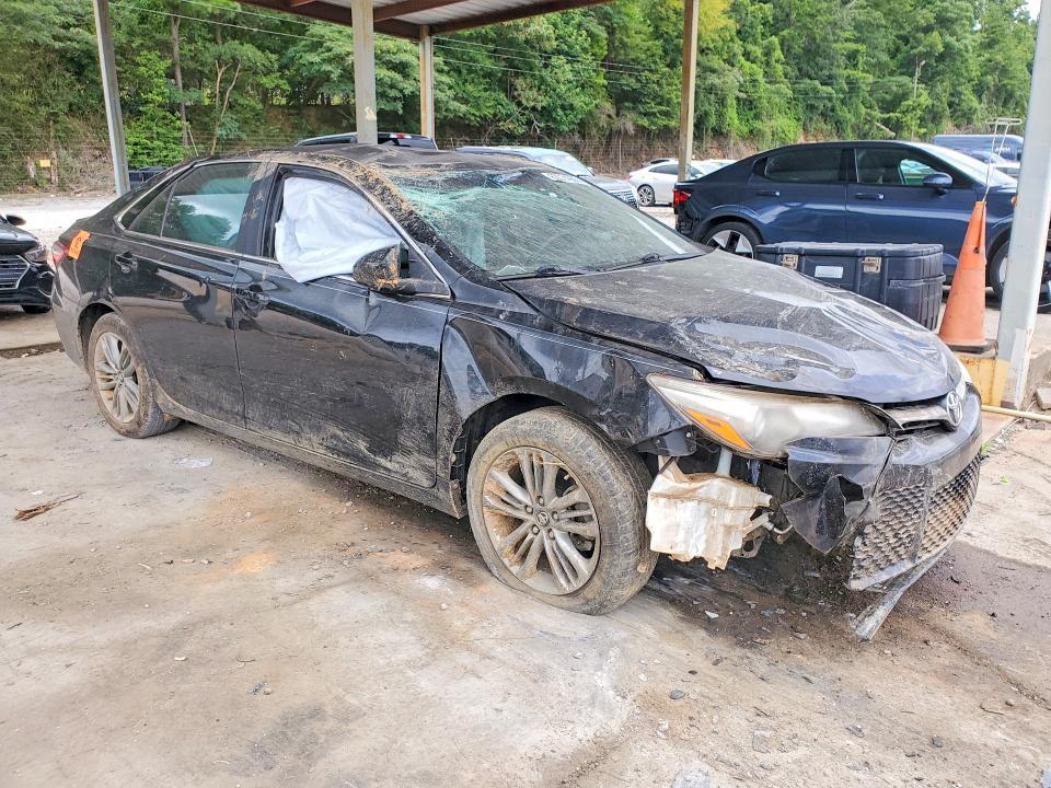 2017 TOYOTA CAMRY SE — Фото 4 из 12