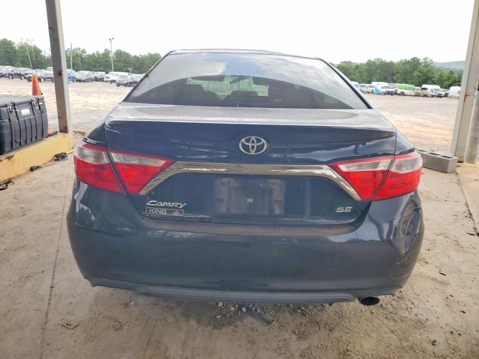 2017 TOYOTA CAMRY SE — Фото 6 из 12