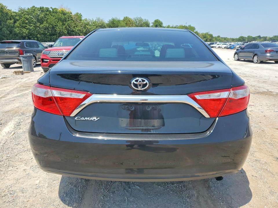 2017 TOYOTA CAMRY LE — Фото 6 из 12