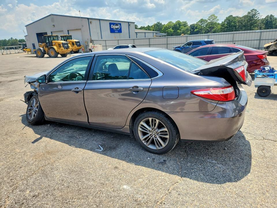 2017 TOYOTA CAMRY SE — Фото 2 из 12