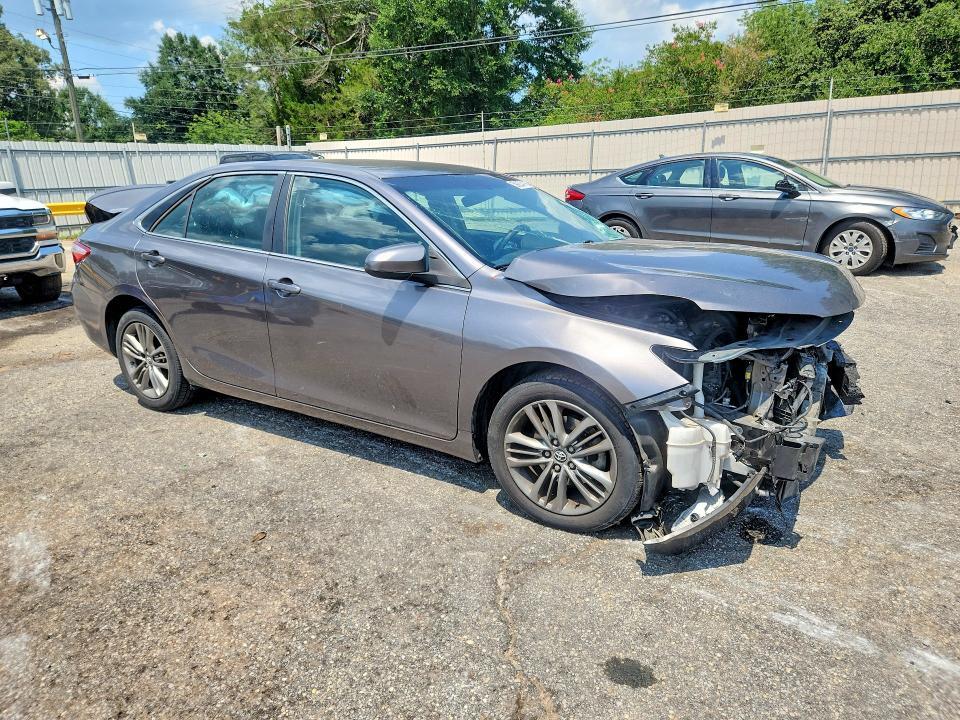 2017 TOYOTA CAMRY SE — Фото 4 из 12