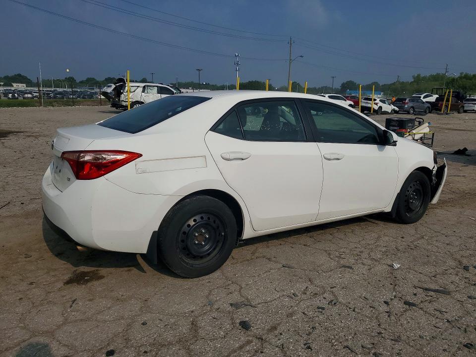 2017 TOYOTA COROLLA LE — Фото 3 из 12