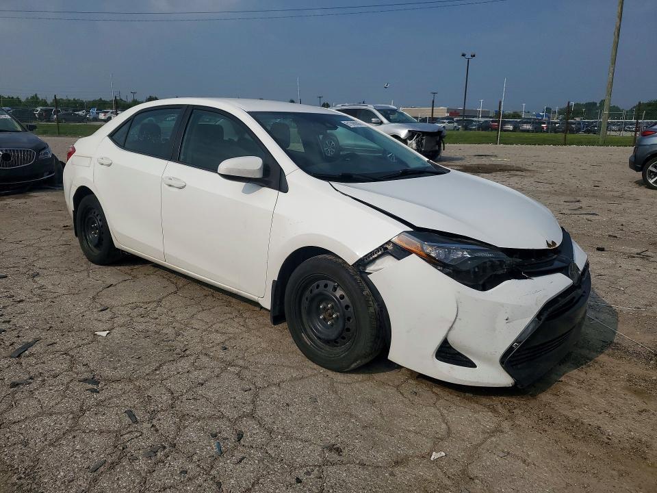 2017 TOYOTA COROLLA LE — Фото 4 из 12