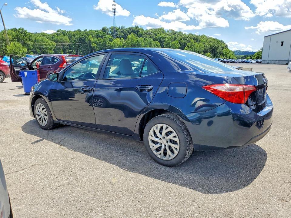 2T1BURHE8HC956510 2017 TOYOTA COROLLA photo no. 2