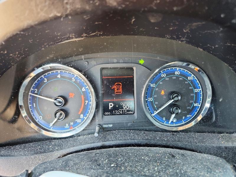 5YFBURHE6HP675743 2017 TOYOTA COROLLA photo no. 9