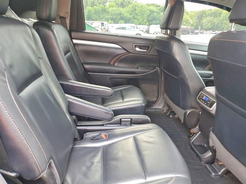 2017 TOYOTA HIGHLANDER XLE — Фото 11 из 13