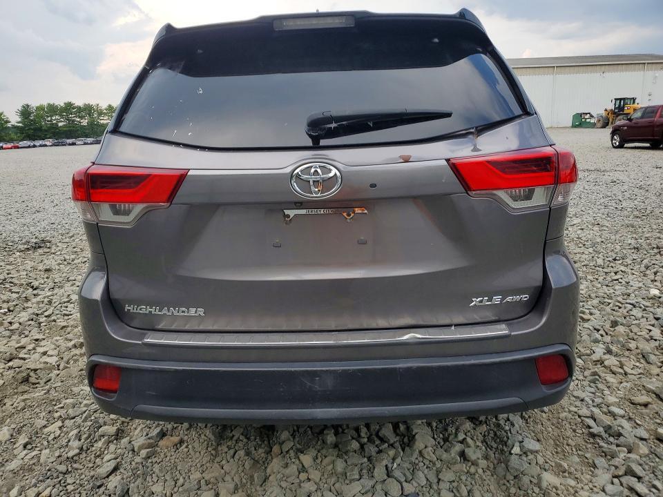 2017 TOYOTA HIGHLANDER XLE — Фото 6 из 13