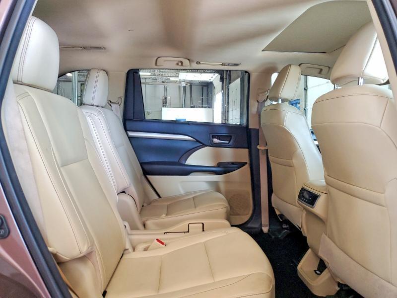 2017 TOYOTA HIGHLANDER XLE — Фото 11 из 14