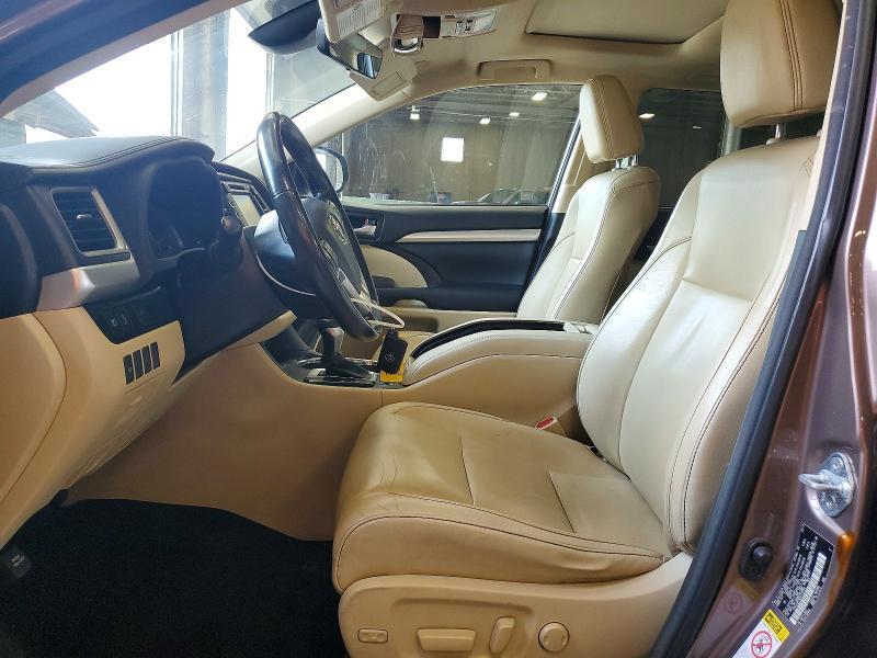 2017 TOYOTA HIGHLANDER XLE — Фото 7 из 14