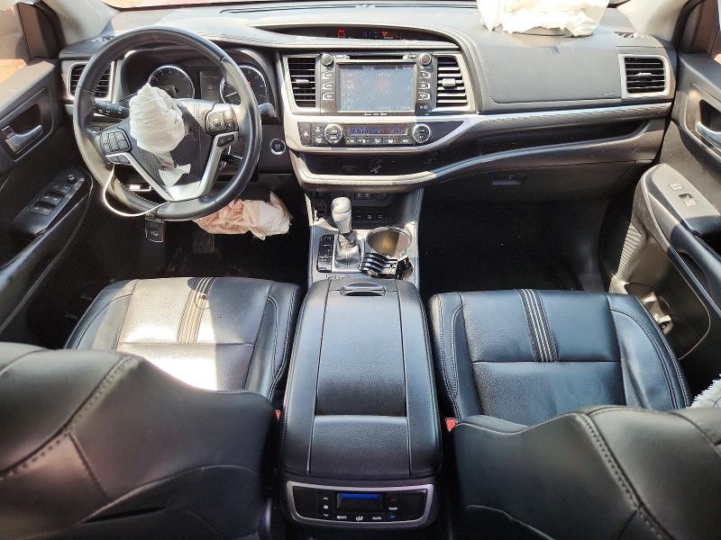 2017 TOYOTA HIGHLANDER SE — Фото 8 из 13