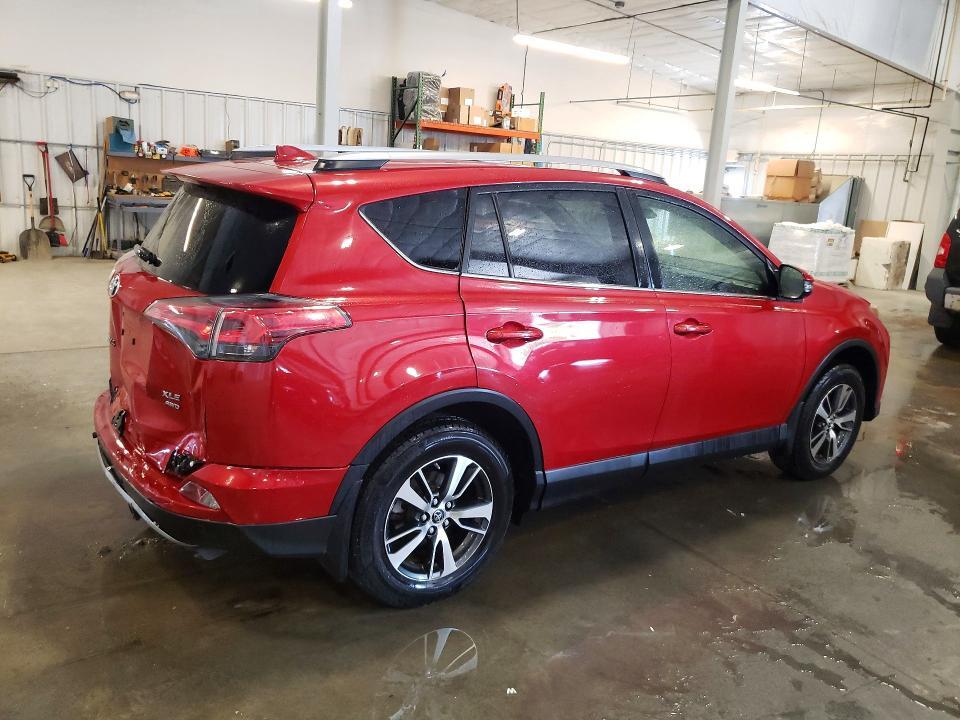 2017 TOYOTA RAV4 XLE — Фото 3 из 13