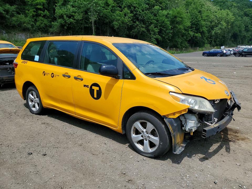 2017 TOYOTA SIENNA L 7-PASSENGER — Фото 4 из 14