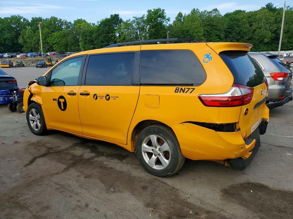 2017 TOYOTA SIENNA LE — Фото 2 из 14