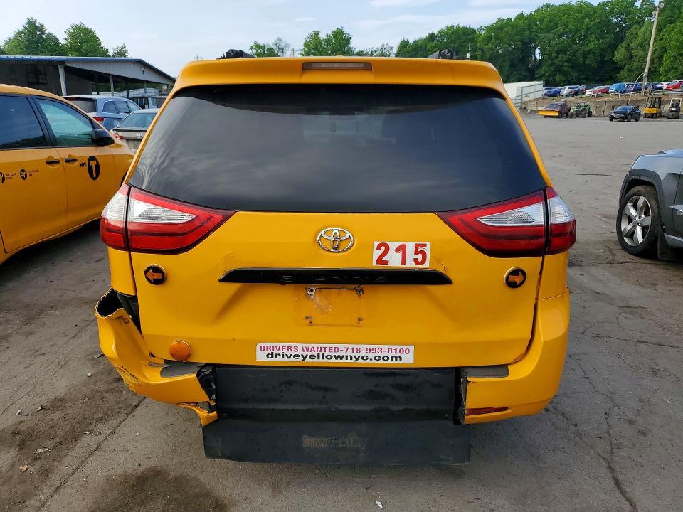 2017 TOYOTA SIENNA LE — Фото 6 из 14