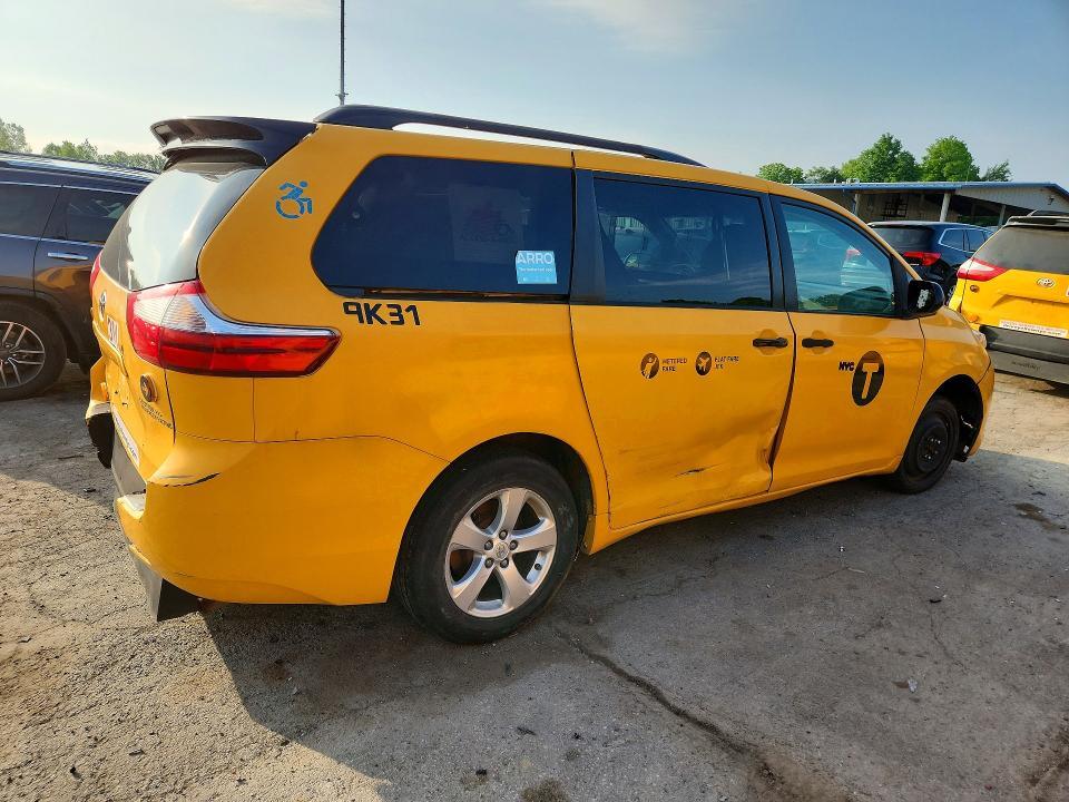 2017 TOYOTA SIENNA LE — Фото 3 из 13