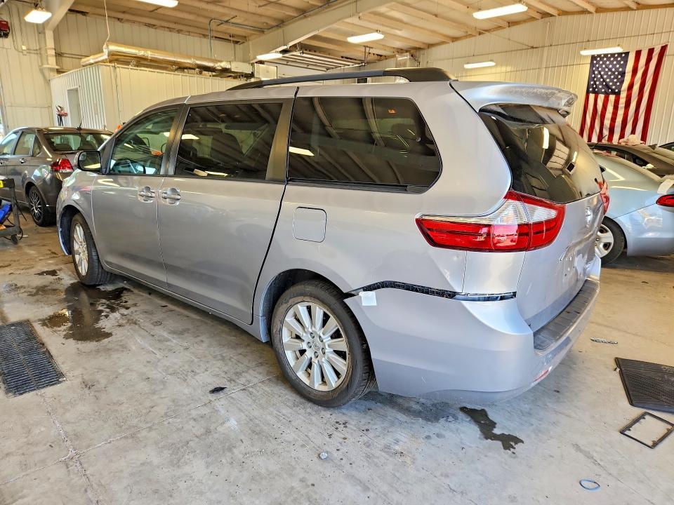 2017 TOYOTA SIENNA LE — Фото 2 из 13