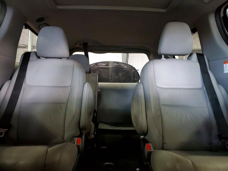 2017 TOYOTA SIENNA LIMITED PREMIUM 7-PASSENGER — Фото 10 из 13