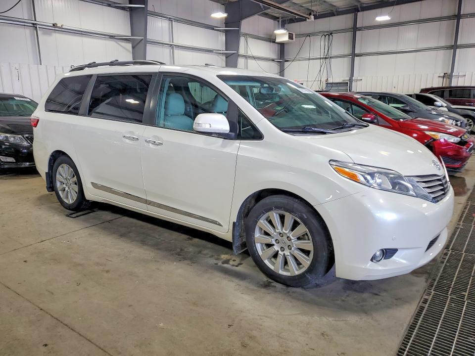 2017 TOYOTA SIENNA LIMITED PREMIUM 7-PASSENGER — Фото 4 из 13