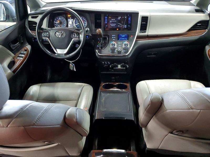 2017 TOYOTA SIENNA LIMITED PREMIUM 7-PASSENGER — Фото 8 из 13