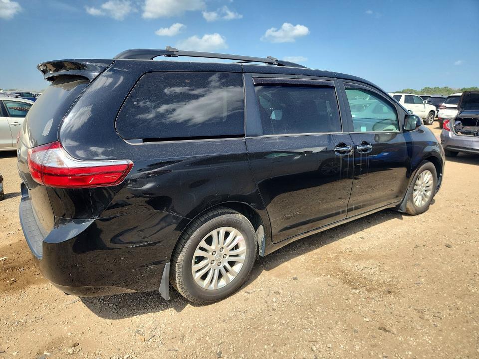 2017 TOYOTA SIENNA XLE 8-PASSENGER — Фото 3 из 14