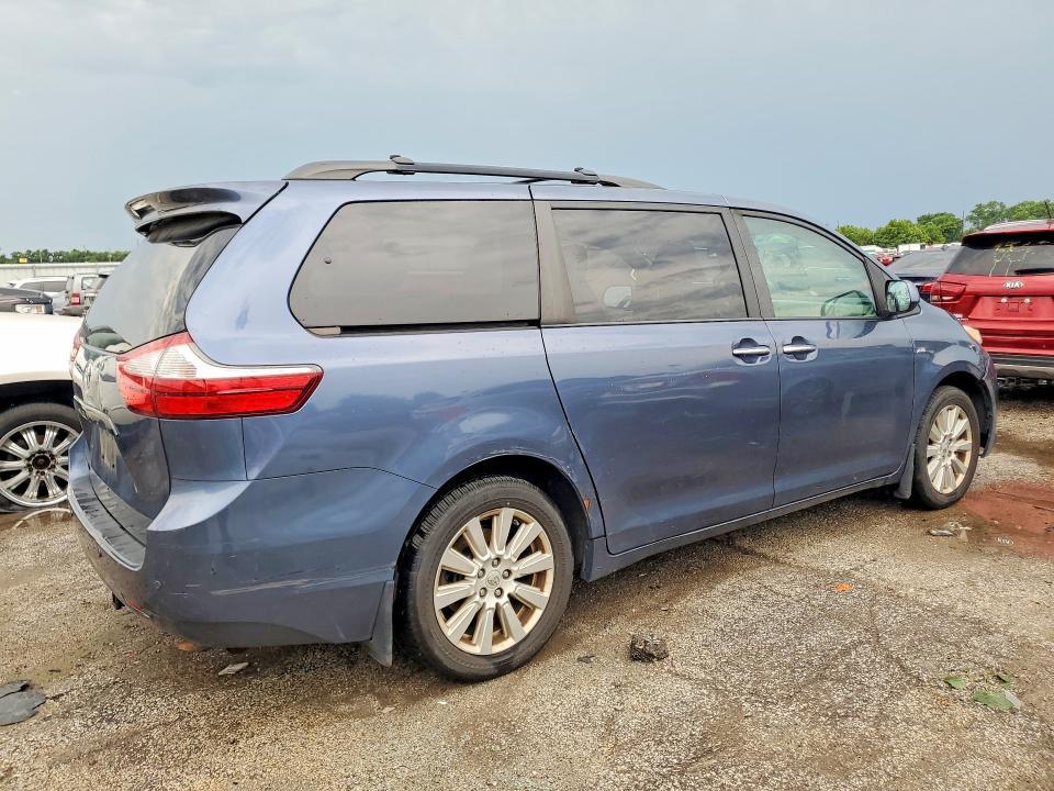 2017 TOYOTA SIENNA XLE PREMIUM 7-PASSENGER — Фото 3 из 13