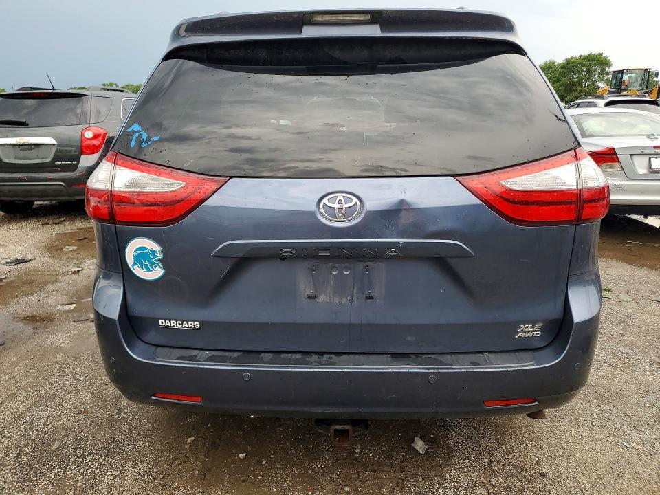 2017 TOYOTA SIENNA XLE PREMIUM 7-PASSENGER — Фото 6 из 13
