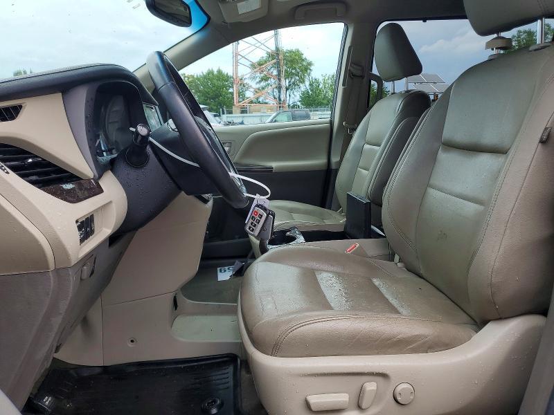 2017 TOYOTA SIENNA XLE PREMIUM 7-PASSENGER — Фото 7 из 13