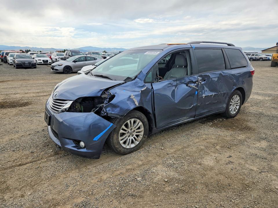 5TDYZ3DC4HS799398 2017 TOYOTA SIENNA photo no. 1