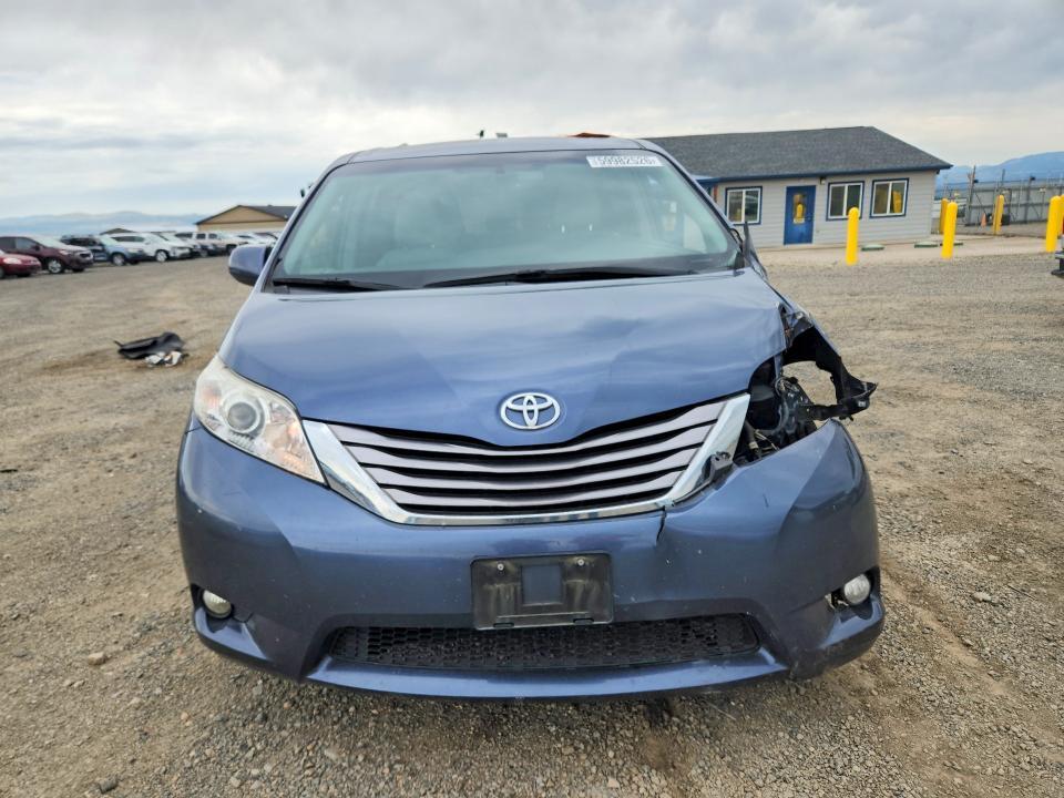 5TDYZ3DC4HS799398 2017 TOYOTA SIENNA photo no. 5