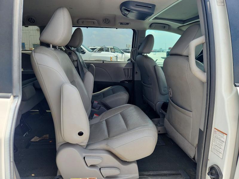 2017 TOYOTA SIENNA XLE 8-PASSENGER — Фото 10 из 13