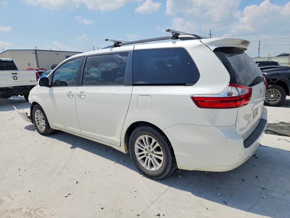 2017 TOYOTA SIENNA XLE 8-PASSENGER — Фото 2 из 13