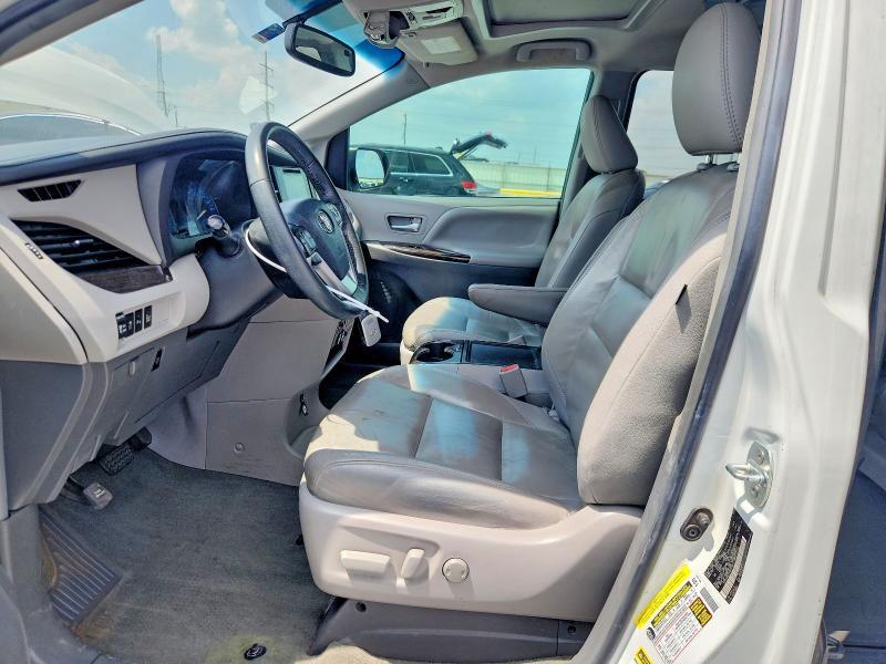 2017 TOYOTA SIENNA XLE 8-PASSENGER — Фото 7 из 13
