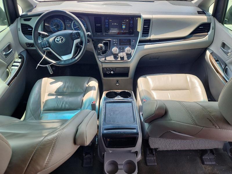 2017 TOYOTA SIENNA XLE 8-PASSENGER — Фото 8 из 13