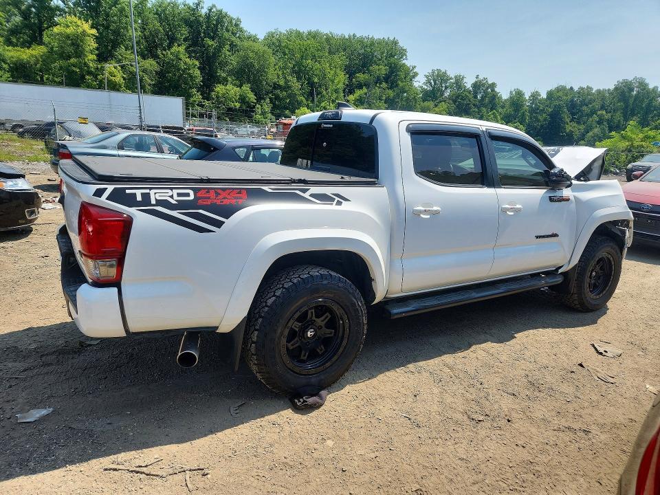 2017 TOYOTA TACOMA TRD SPORT — Фото 3 из 12