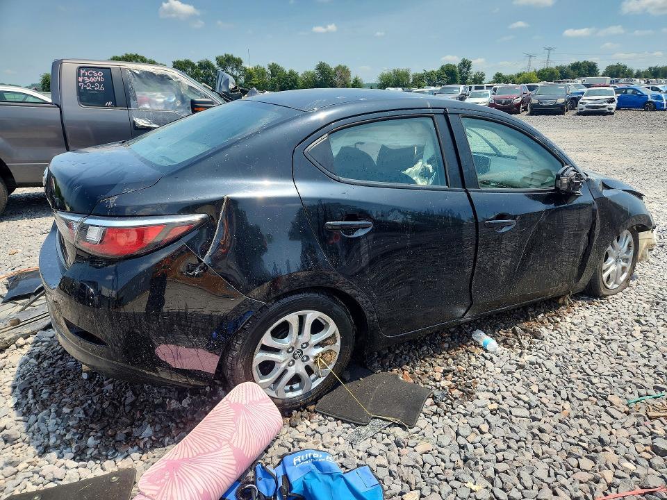 2017 TOYOTA YARIS IA BASE — Фото 3 из 13