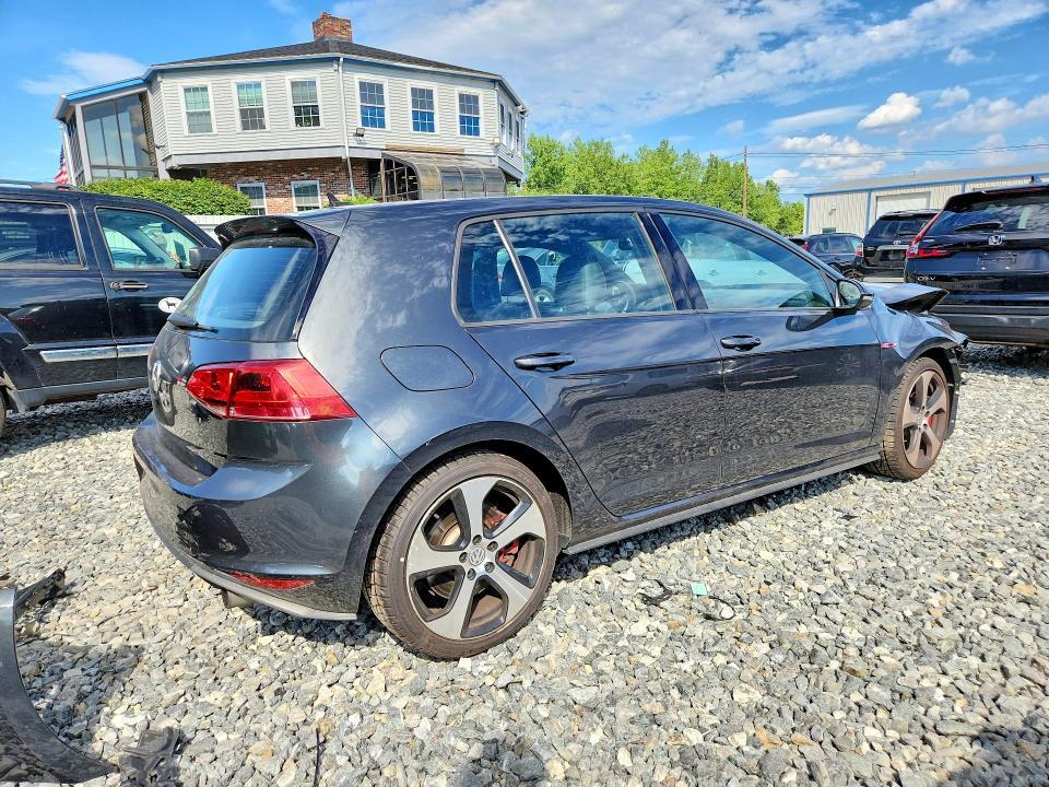 3VW447AU7HM018744 2017 VOLKSWAGEN GTI photo no. 3