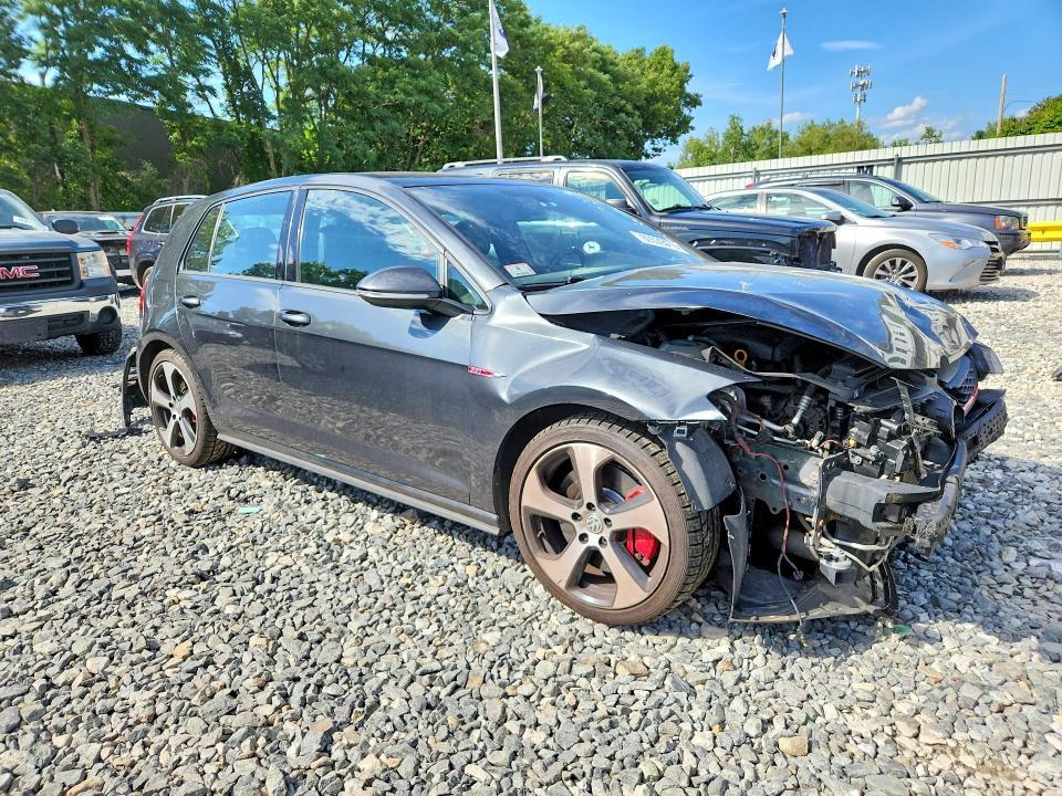 3VW447AU7HM018744 2017 VOLKSWAGEN GTI photo no. 4